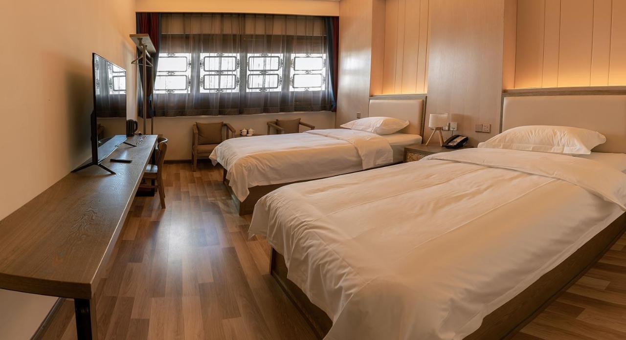 The Hump Hostel 驼峰客栈 Kunming Exterior foto